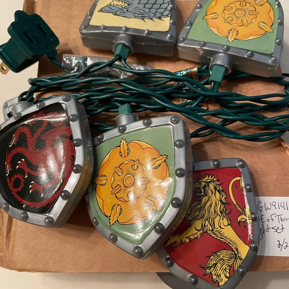 Games of Thrones shield lights.
